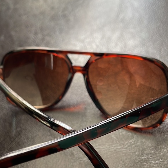 Dark tortoise sunglasses - Picture 6 of 6